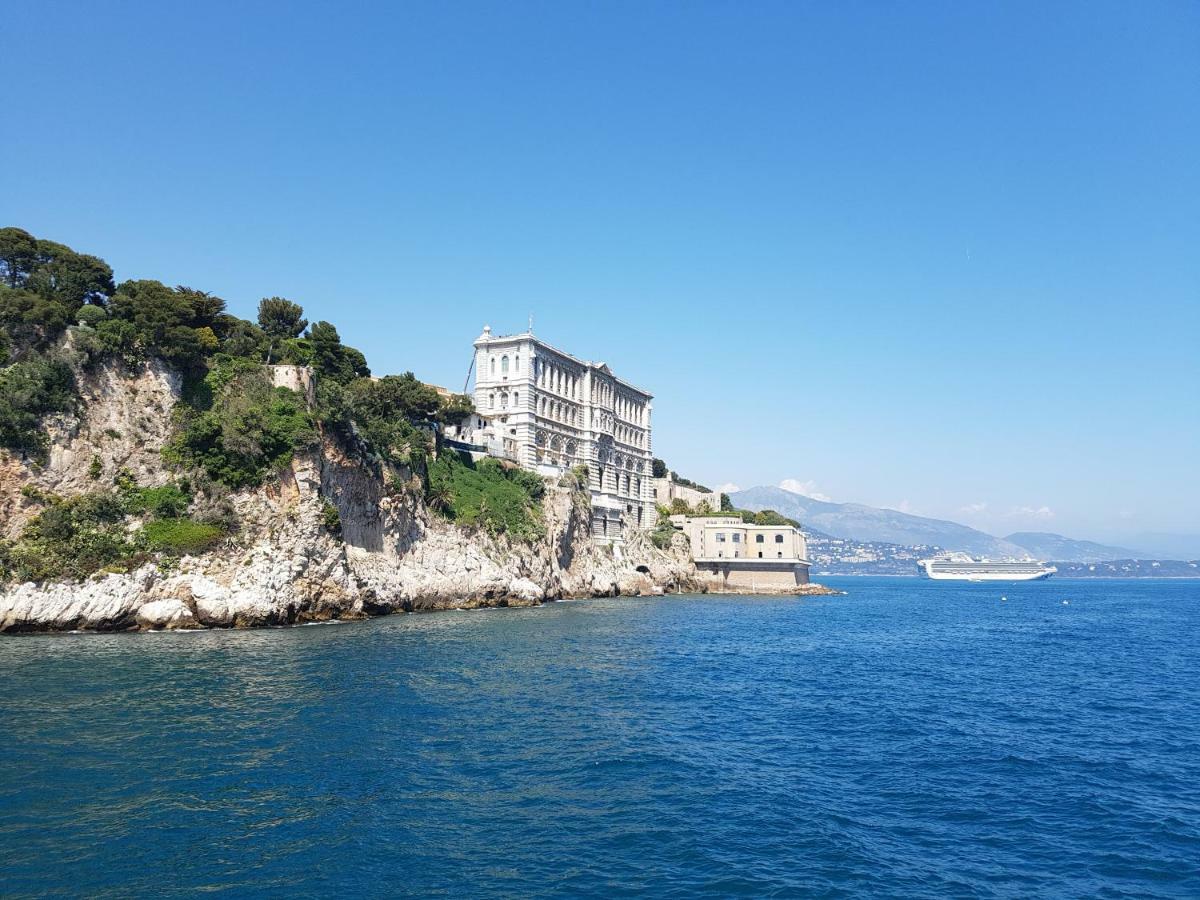 Plein coeur de Monaco, à 300 mètres à pied du port de Monaco, 4 pièces, escaliers vue mer. Monte Carlo Exterior foto